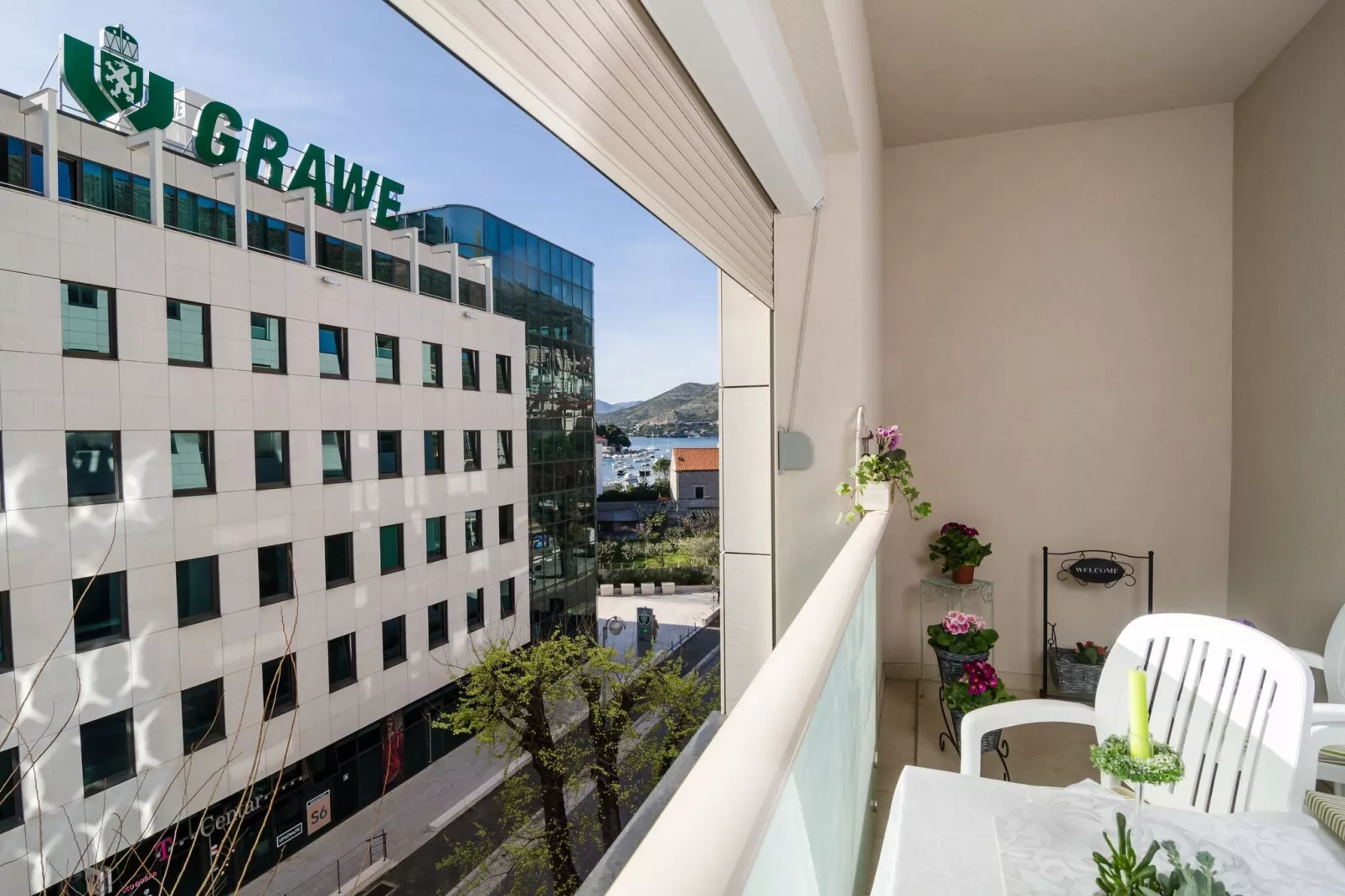 Apartment Atlant - One Bedroom Apartment with Balcony and Side Sea View-Terrace balcony