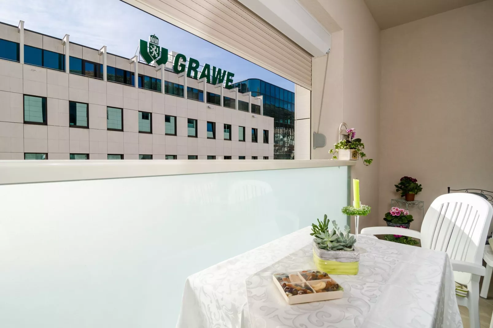 Apartment Atlant - One Bedroom Apartment with Balcony and Side Sea View-Terrace balcony