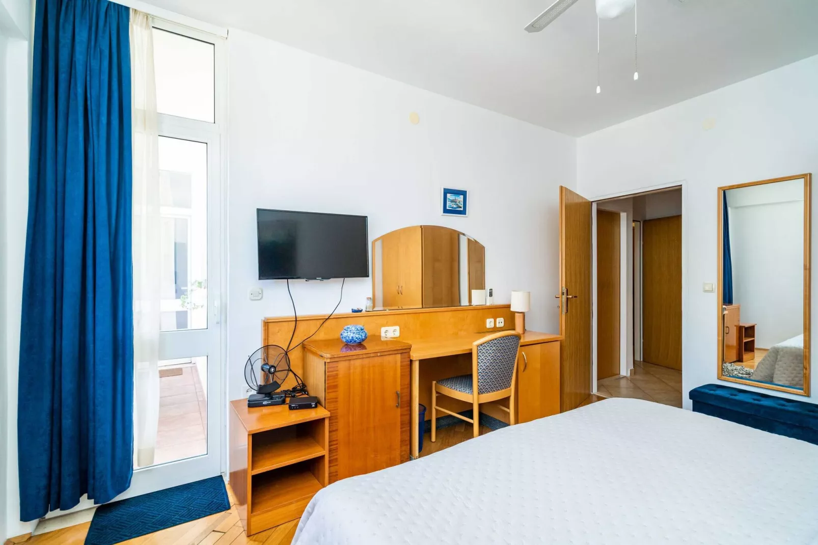 Down Town Apartments - One Bedroom Apartment with Balcony-Bedroom