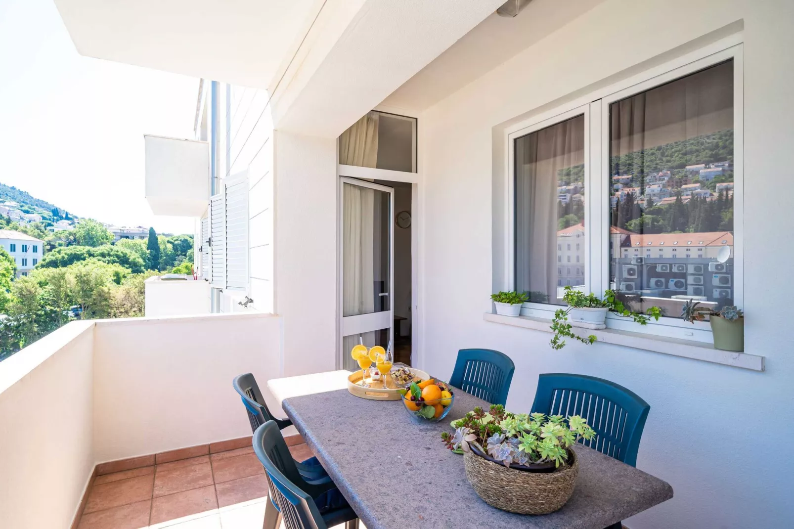 Down Town Apartments - One Bedroom Apartment with Balcony-Terrace balcony