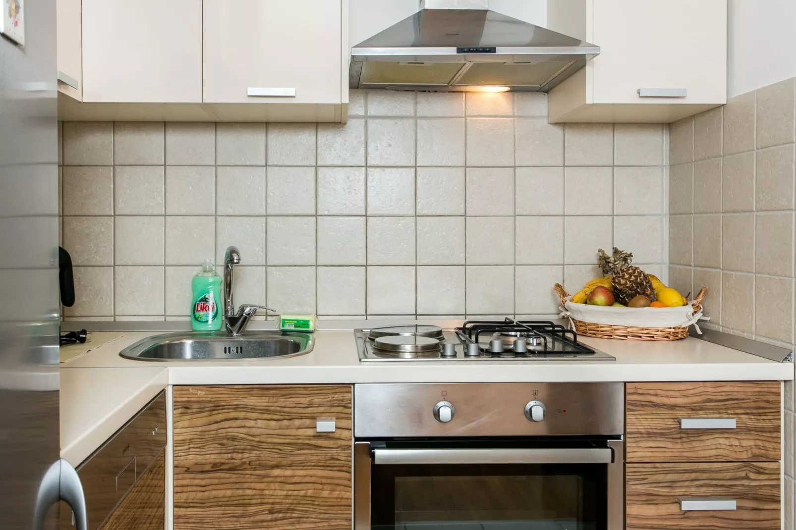 Apartment Penetra - Two Bedroom Apartment with Balcony and Sea View-Kitchen