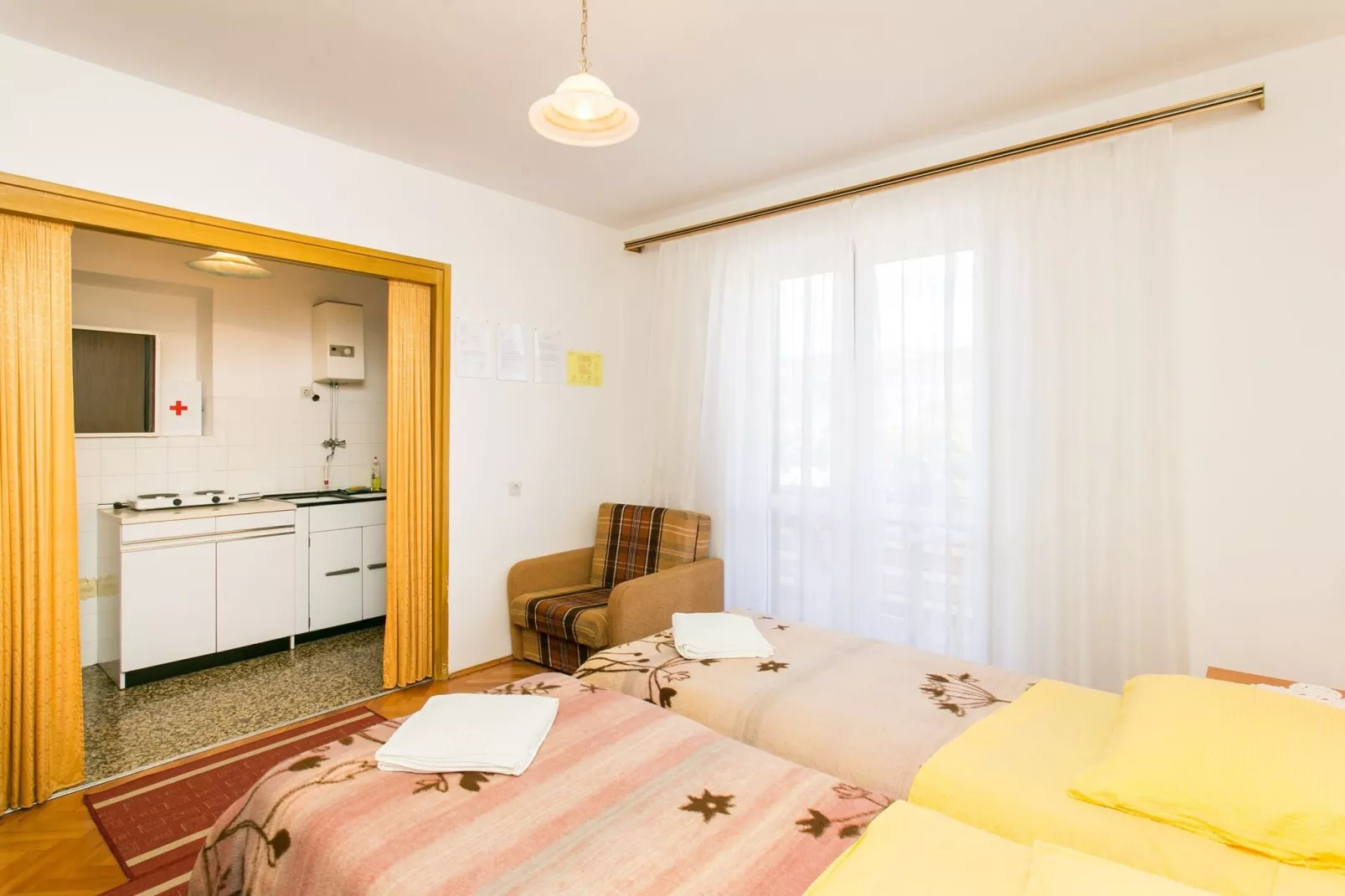Guest House Bridge View - Studio with Balcony and Sea View-Chambre