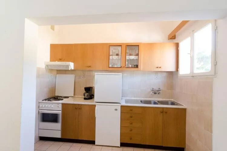 Apartments Kuzma - One-Bedroom Apartment with Balcony and Sea View-Kitchen