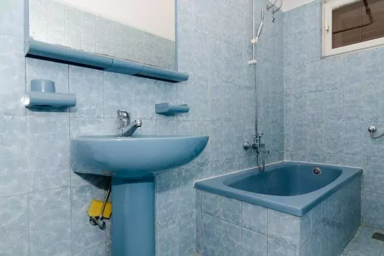 Apartments Kuzma - One-Bedroom Apartment with Balcony and Sea View-Bathroom
