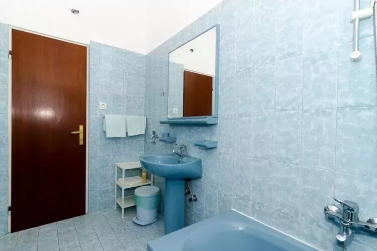 Apartments Kuzma - One-Bedroom Apartment with Balcony and Sea View-Bathroom