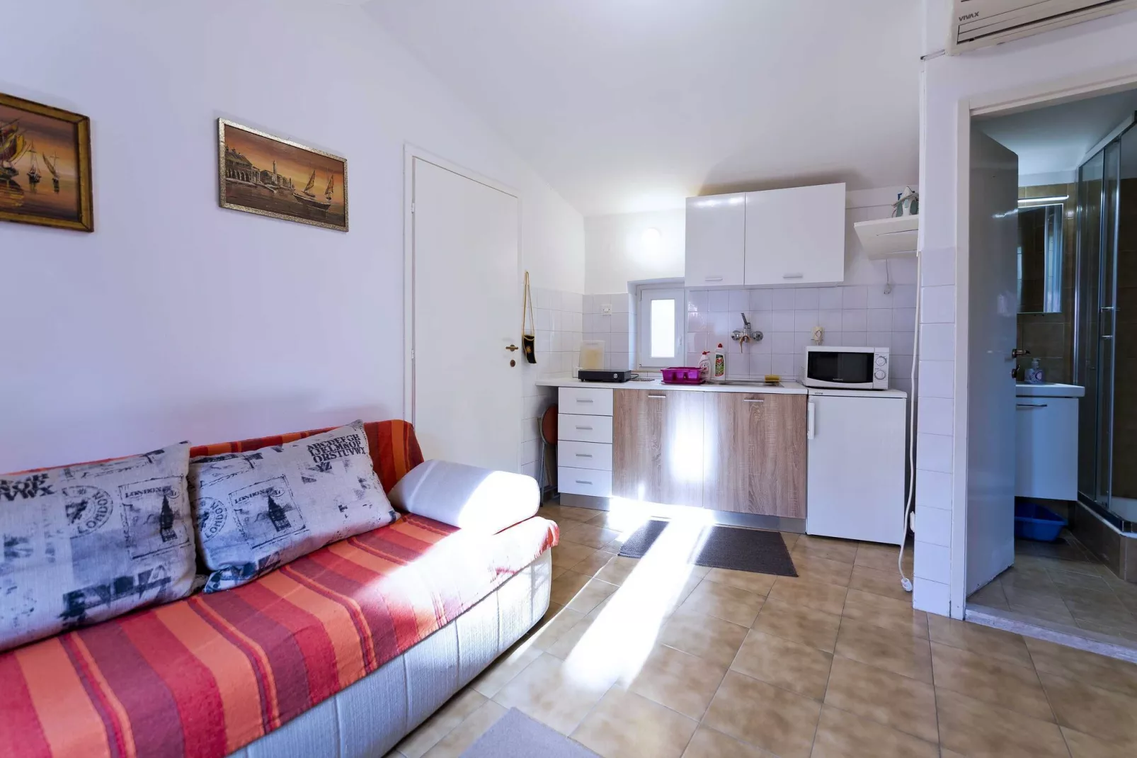 Apartment Niki - One-Bedroom Apartment with Balcony (A2+1)-Cuisine