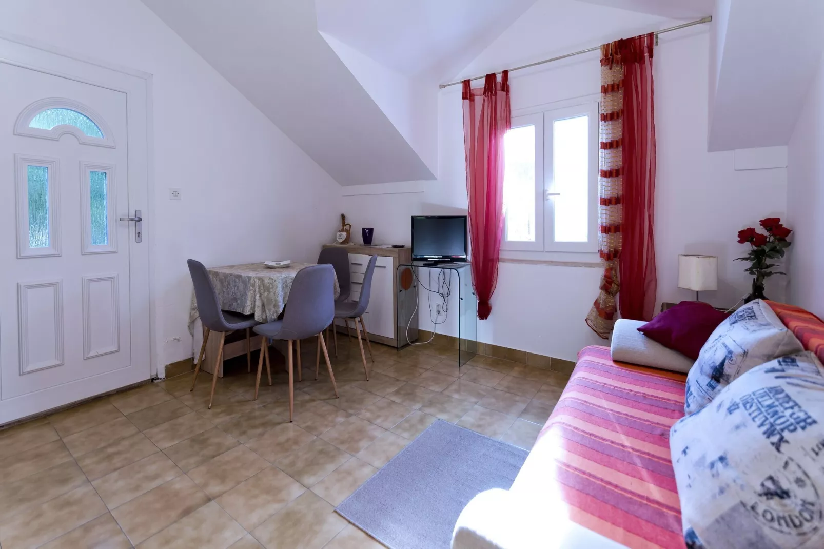 Apartment Niki - One-Bedroom Apartment with Balcony (A2+1)-Intérieur