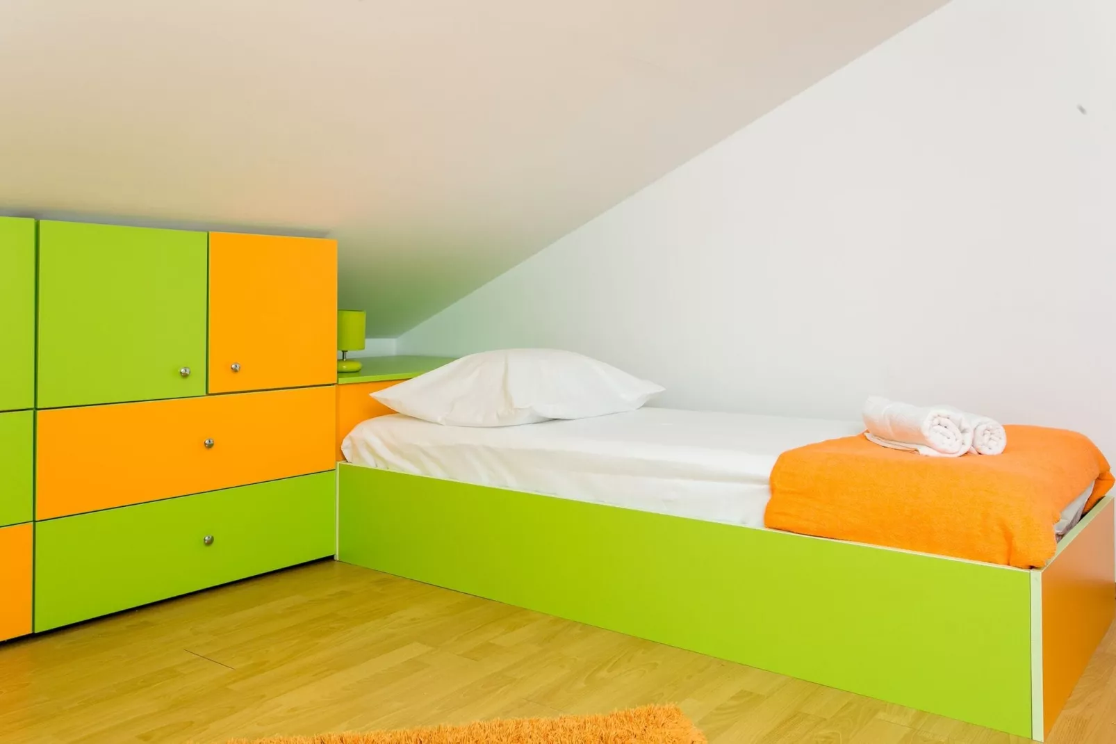 Apartment Marlo - Two-Bedroom Apartment with Balcony (Top Floor)-Schlafzimmer
