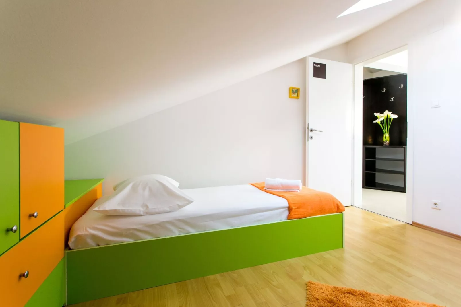 Apartment Marlo - Two-Bedroom Apartment with Balcony (Top Floor)-Schlafzimmer