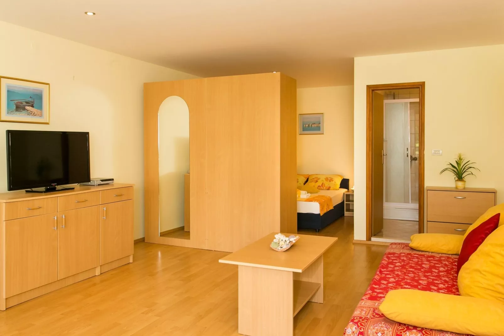 Apartments Radic - Studio Apartment (2-3 Adults) - Kneza Domagoja Street - BR 2-Salon