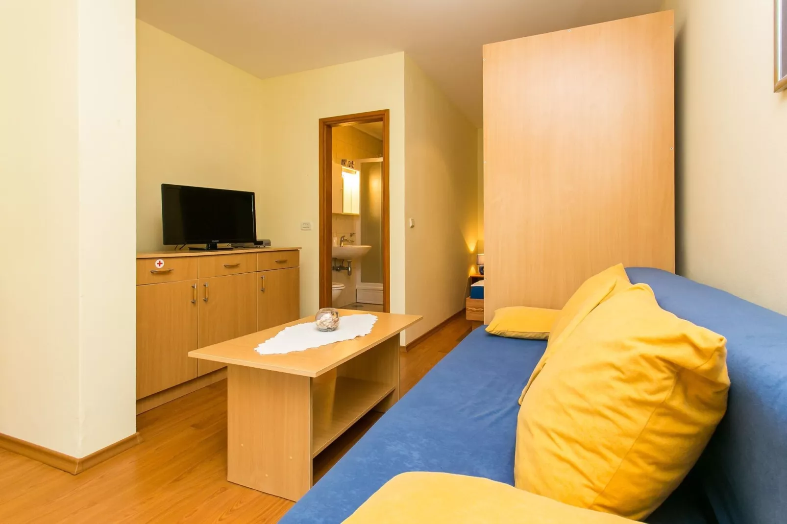 Apartments Radic - Studio Apartment (2-3 Adults) - Kneza Domagoja Street - BR 2-Salon