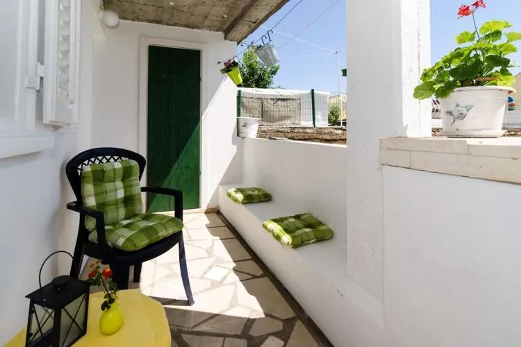 Apartment Mir - Studio Apartment with Garden View-Terrace