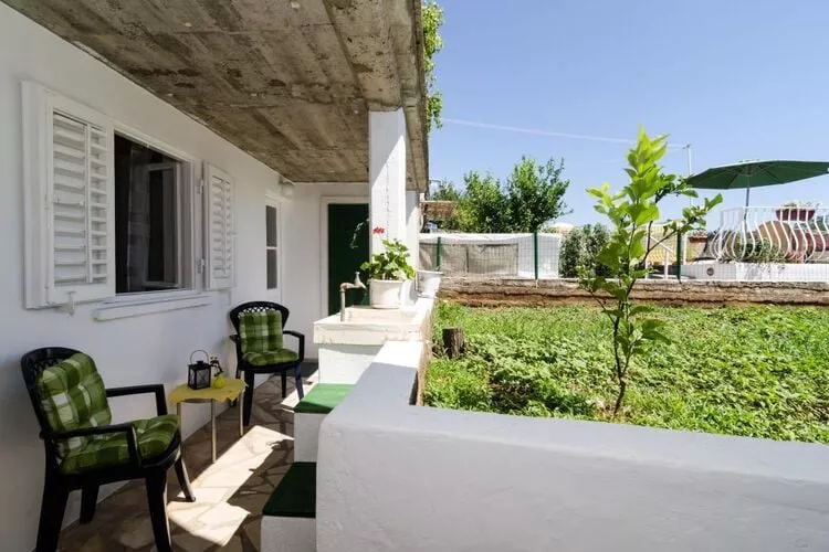 Apartment Mir - Studio Apartment with Garden View-Terrace