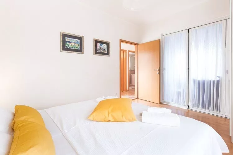 Apartments Lotea - Two-Bedroom Apartment with Terrace-Bedroom