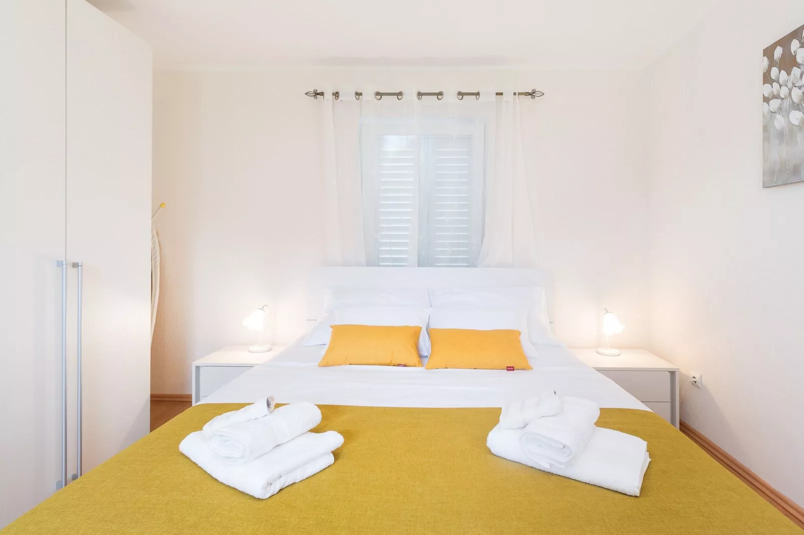 Apartments Lotea - Two-Bedroom Apartment with Terrace and Sea View-Bedroom