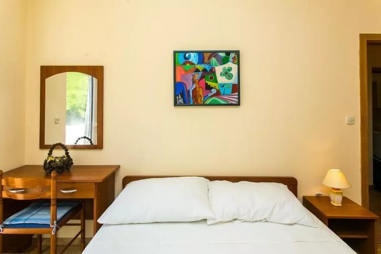 Apartment & Room Braica - One-Bedroom Apartment with Balcony-Chambre
