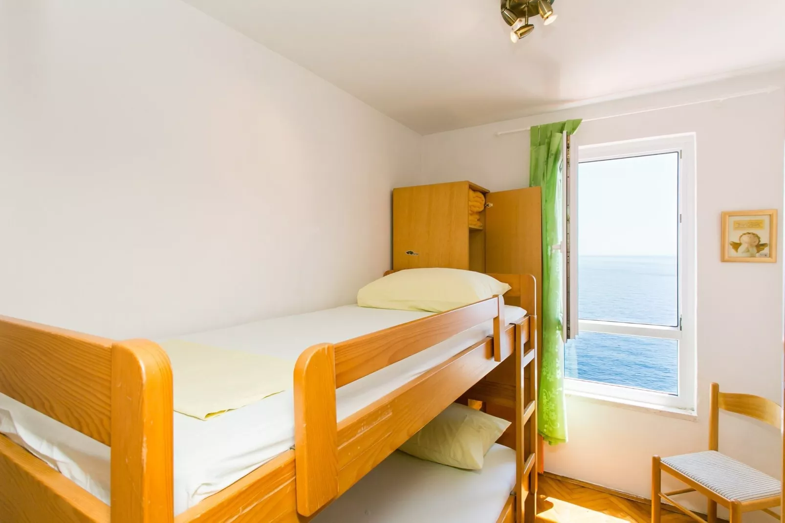 Apartment Gigi - Two Bedroom Apartment with Terrace and Sea View-Chambre