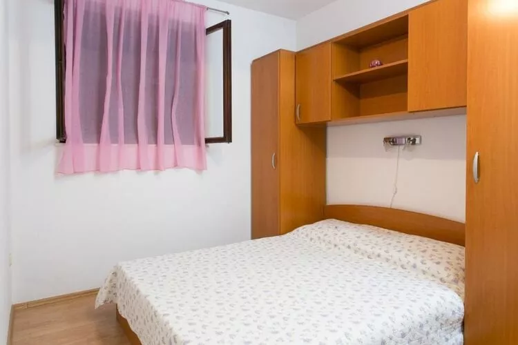 Guest House Old Town View- One Bedroom Apartment (3 Adults)-Chambre