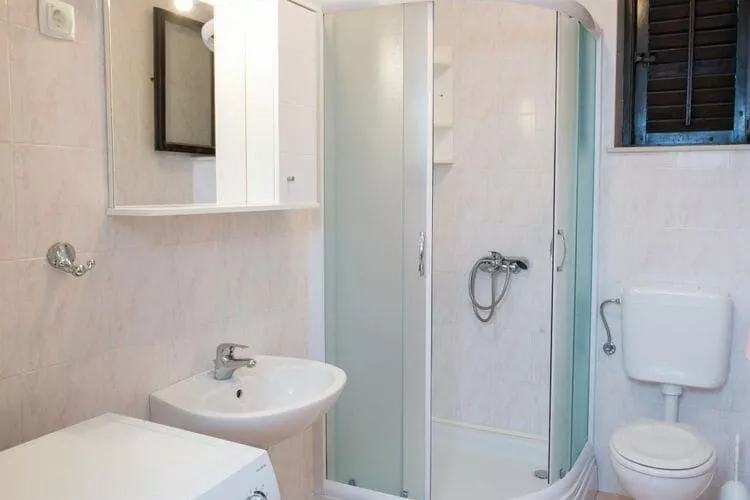Guest House Old Town View- One Bedroom Apartment (3 Adults)-Salle de bain