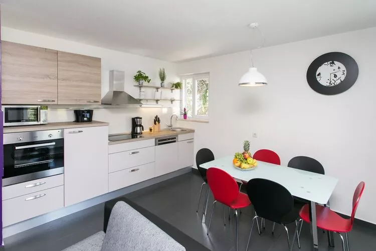 Apartment Lapad Bay- Luxury Two-Bedroom Apartment with Balcony(Black-Ivanišević)-Kitchen