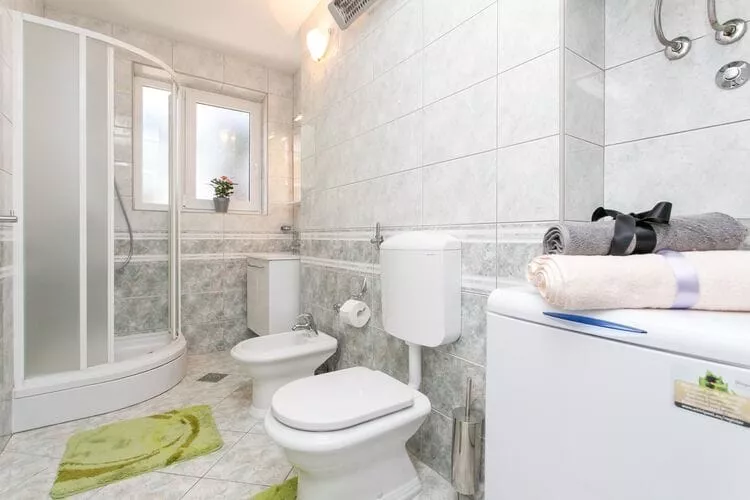 Apartment Lapad Bay- Luxury Two-Bedroom Apartment with Balcony(Black-Ivanišević)-Bathroom