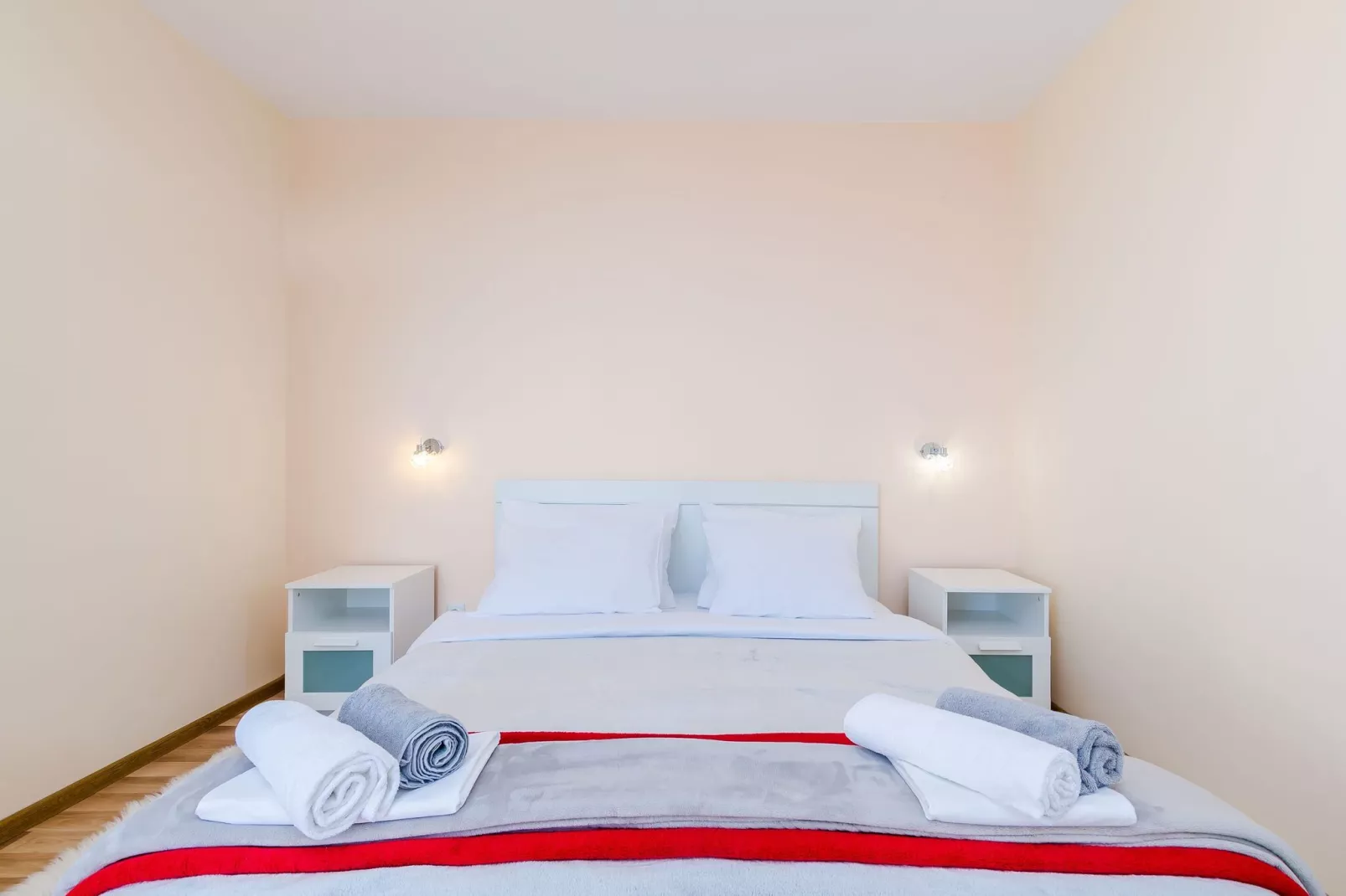 Apartment Vedrana- One-Bedroom Apartment with Balcony and Sea View-Bedroom
