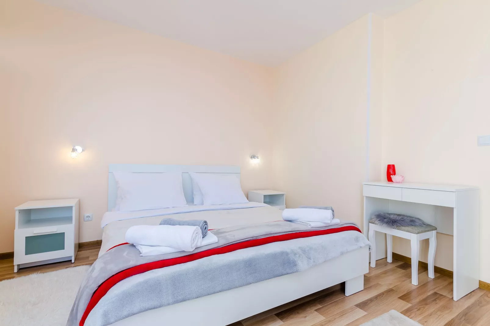 Apartment Vedrana- One-Bedroom Apartment with Balcony and Sea View-Bedroom
