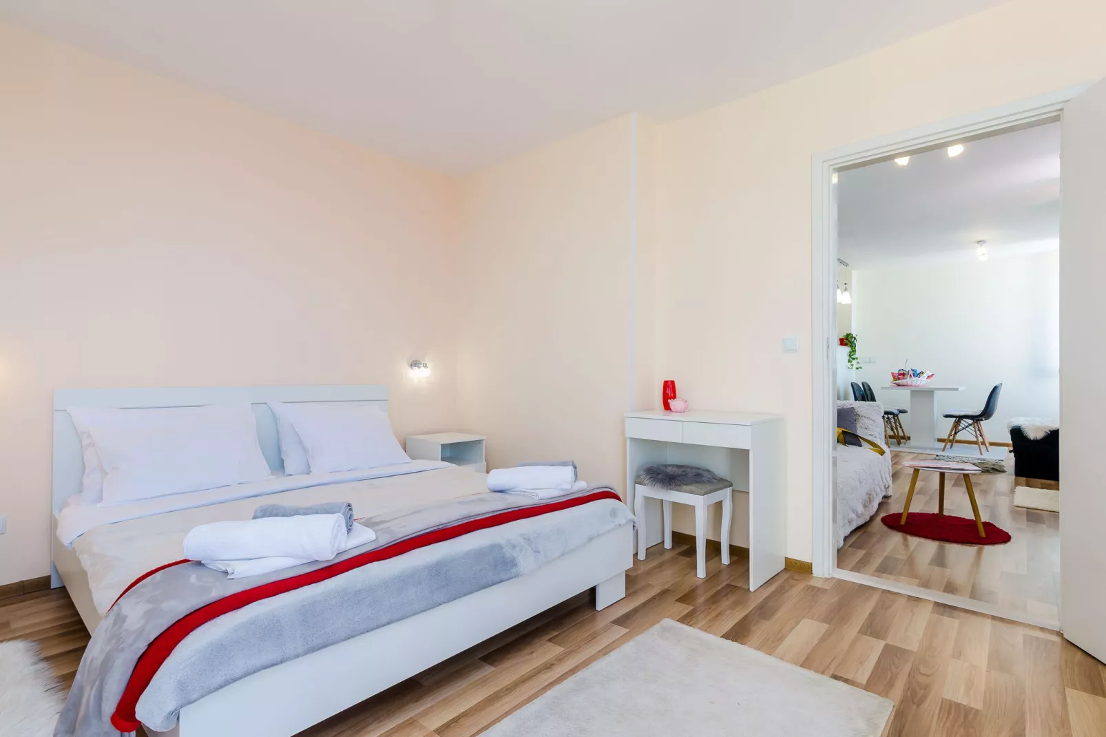 Apartment Vedrana- One-Bedroom Apartment with Balcony and Sea View-Bedroom