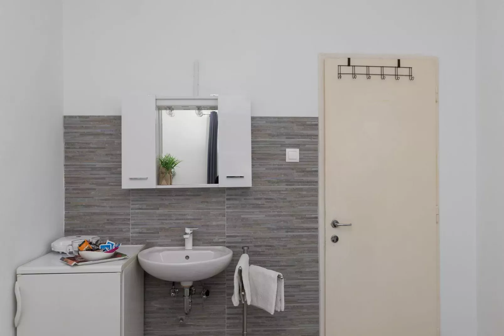 Guest House Bradas-Double Room with Shared Bathroom No3-Bathroom
