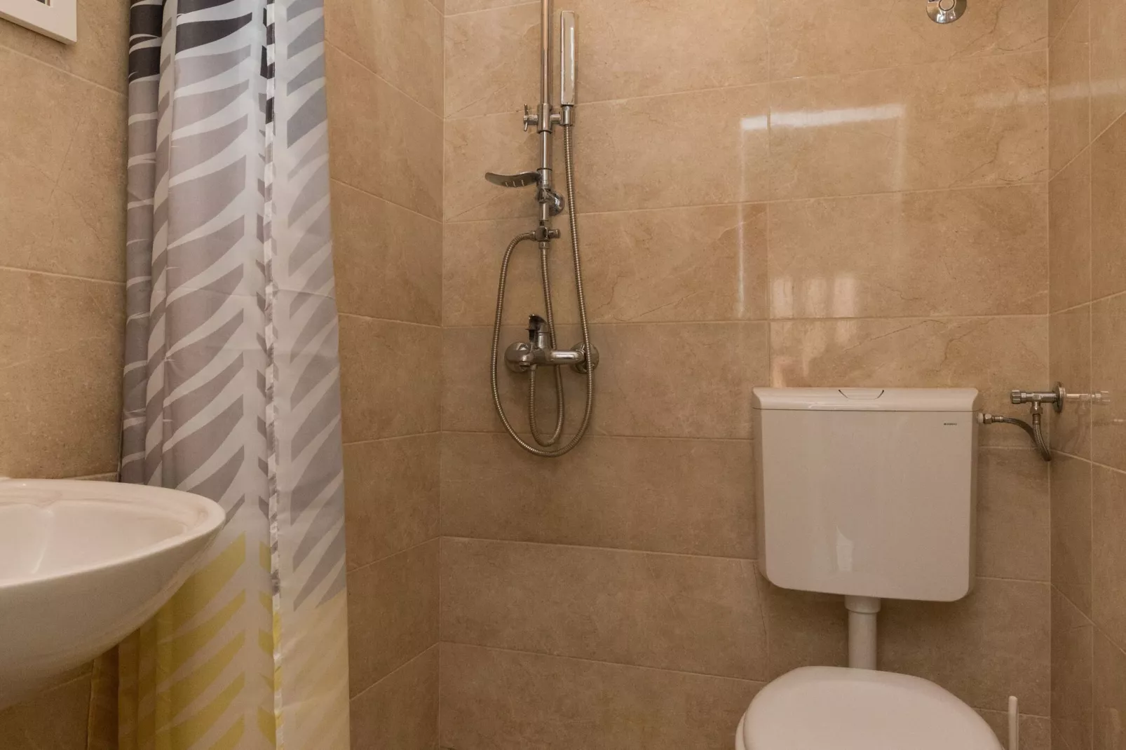 Guest House Bradas-Double Room with Shared Bathroom No3-Bathroom