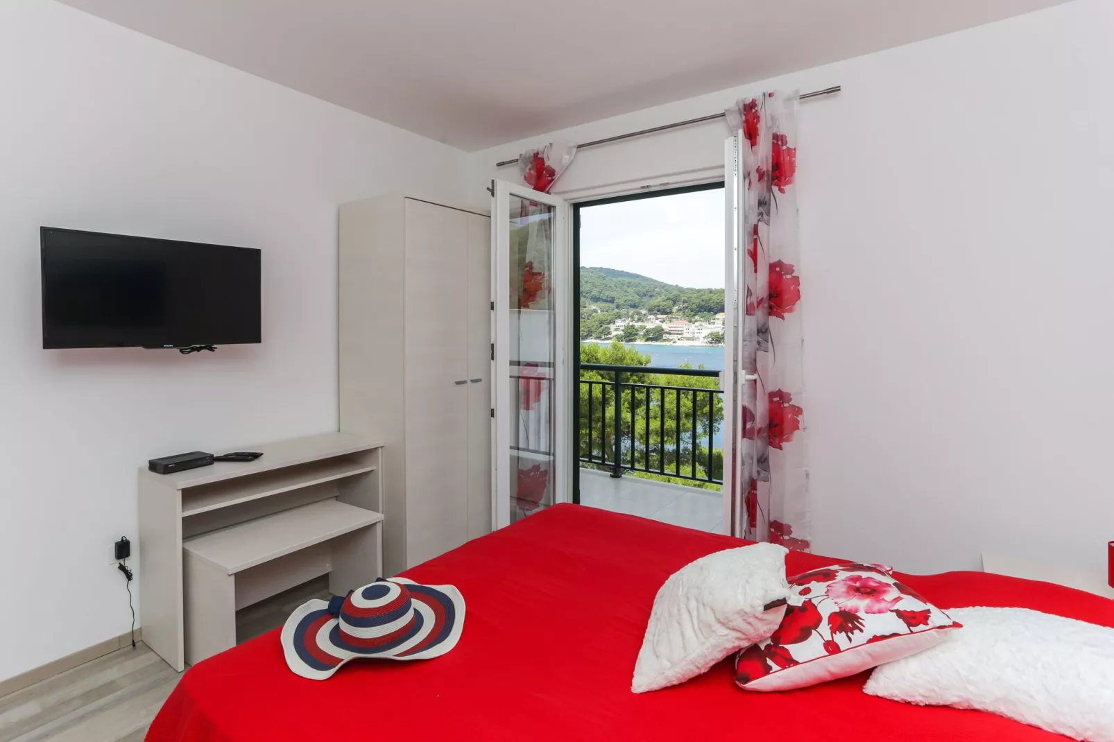 Apartments Posta - Deluxe One-Bedroom Apartment with Balcony and Sea View - Apartman 8-Bedroom