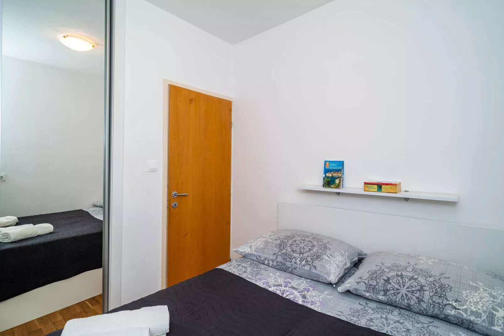 Apartment Joky - One-Bedroom Apartment-Chambre