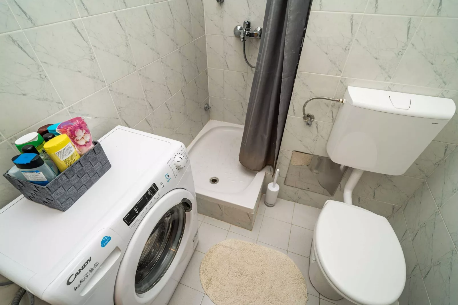 Apartment Joky - One-Bedroom Apartment-Salle de bain
