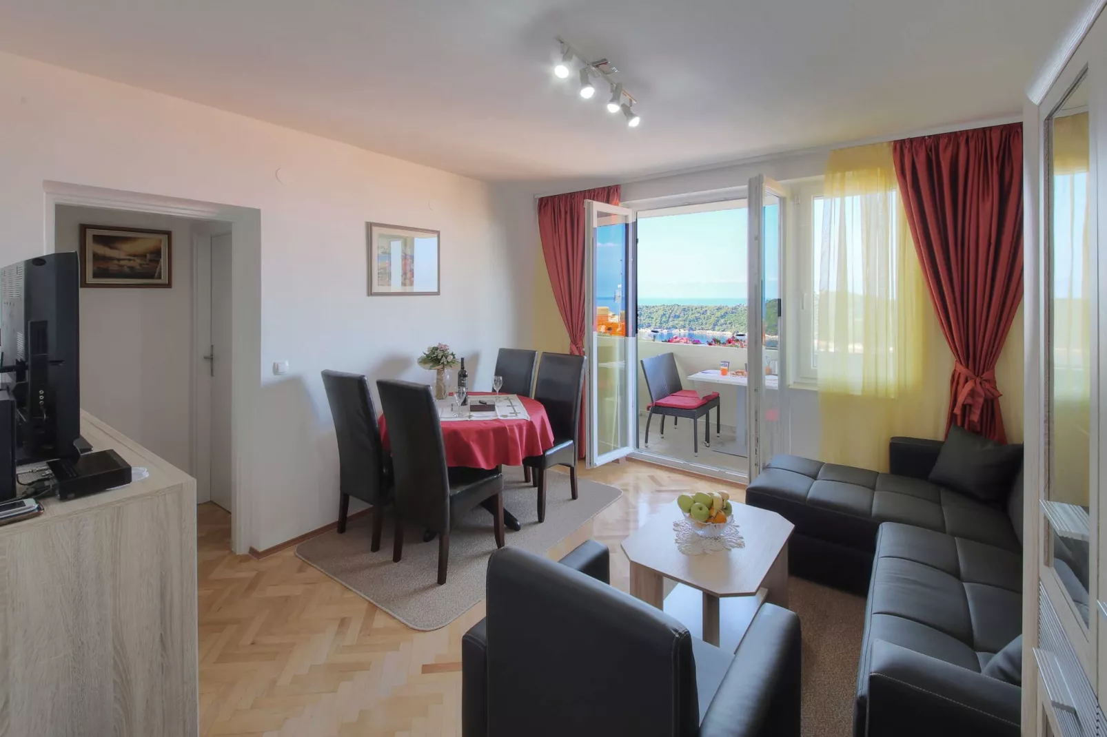Blue Harmony Sea View Apartment - Two Bedroom Apartment with Balcony and Sea View-Living room