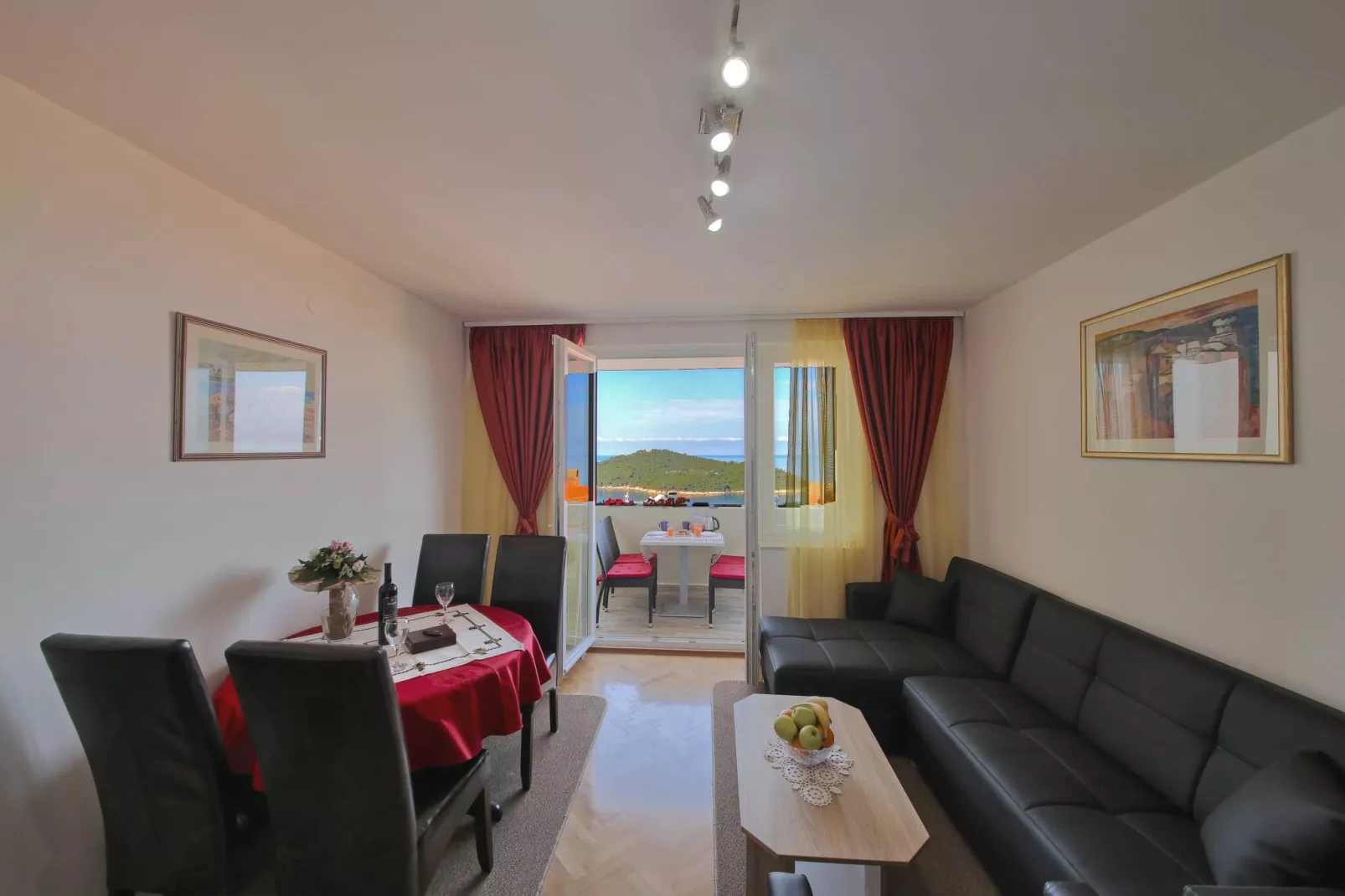 Blue Harmony Sea View Apartment - Two Bedroom Apartment with Balcony and Sea View-Living room