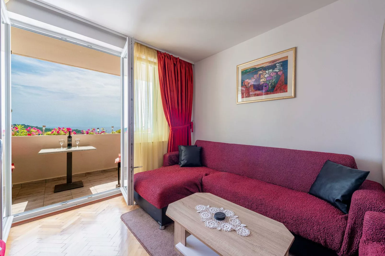 Blue Harmony Sea View Apartment - Two Bedroom Apartment with Balcony and Sea View-Living room