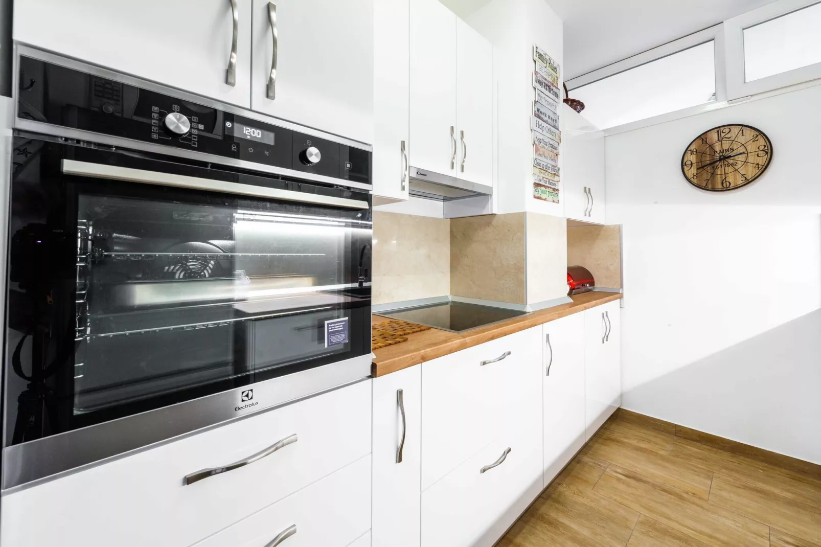 Blue Harmony Sea View Apartment - Two Bedroom Apartment with Balcony and Sea View-Kitchen
