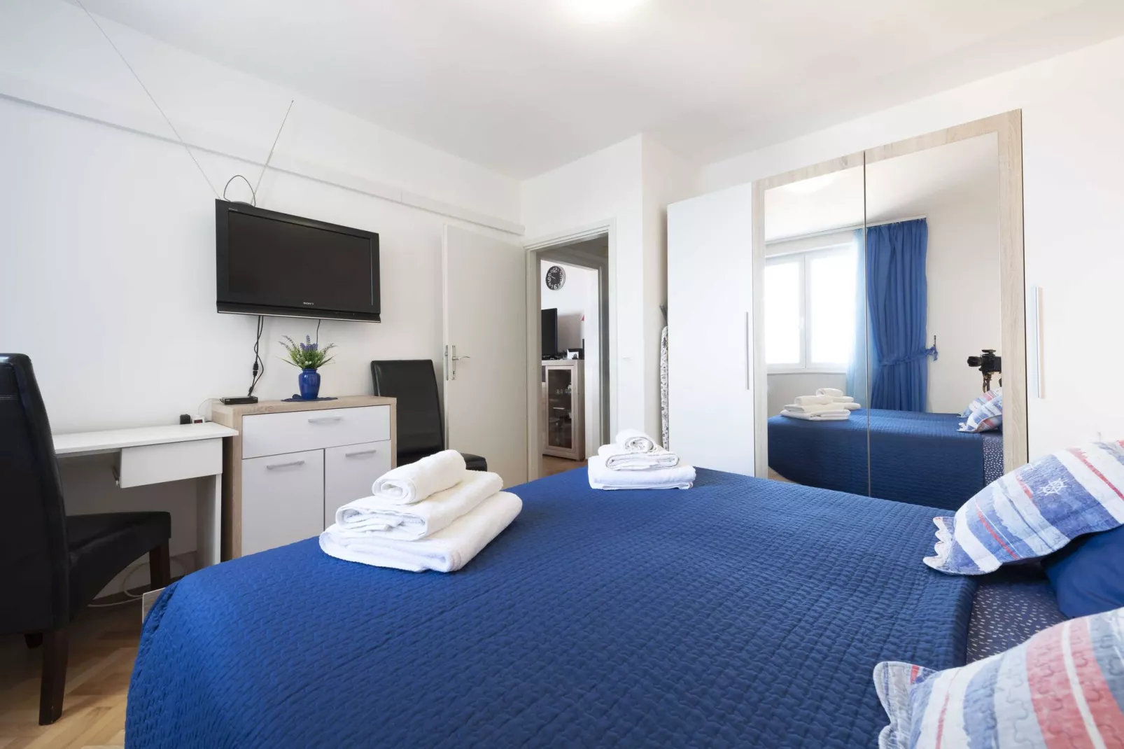 Blue Harmony Sea View Apartment - Two Bedroom Apartment with Balcony and Sea View-Bedroom
