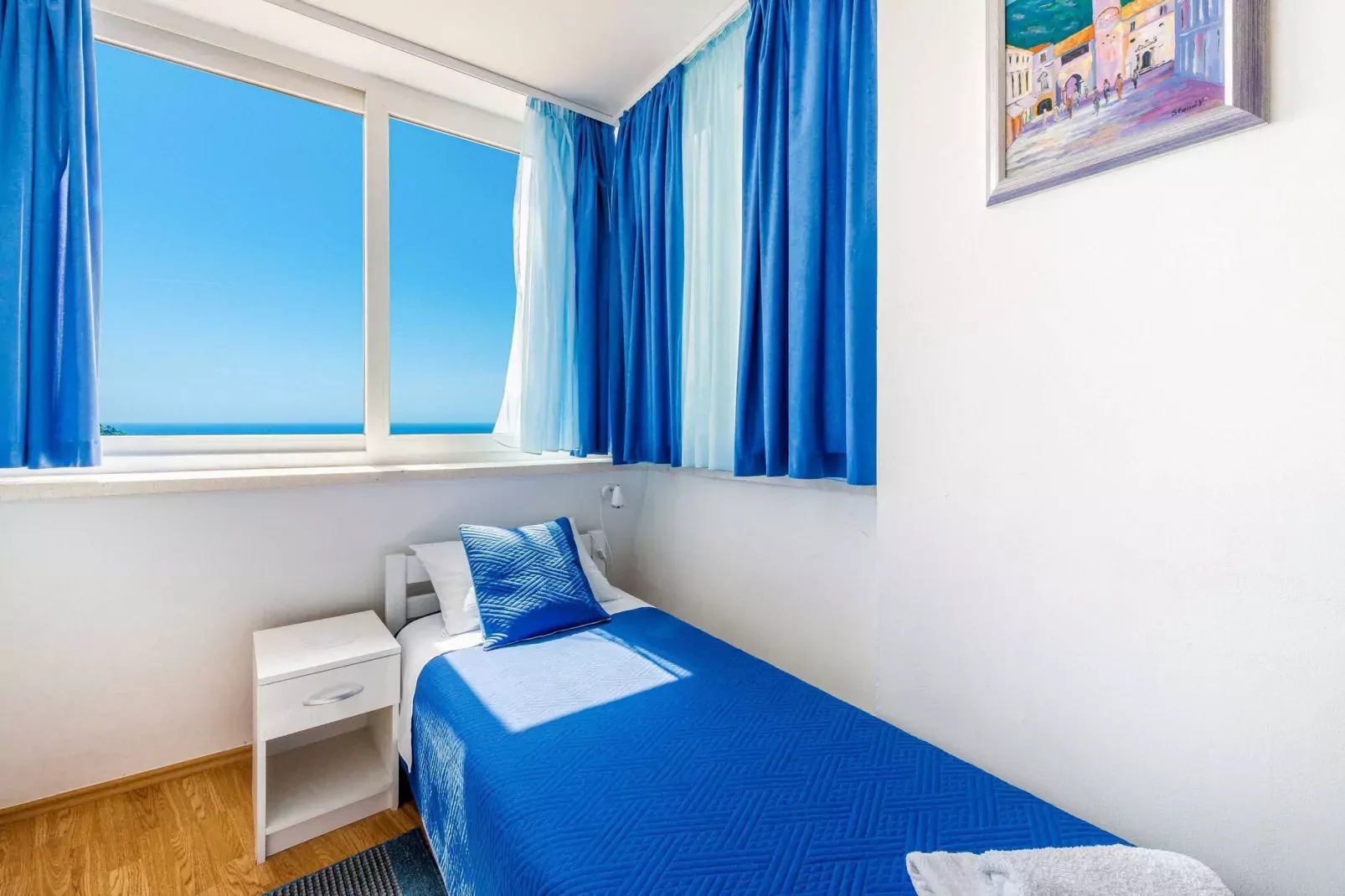 Blue Harmony Sea View Apartment - Two Bedroom Apartment with Balcony and Sea View-Bedroom