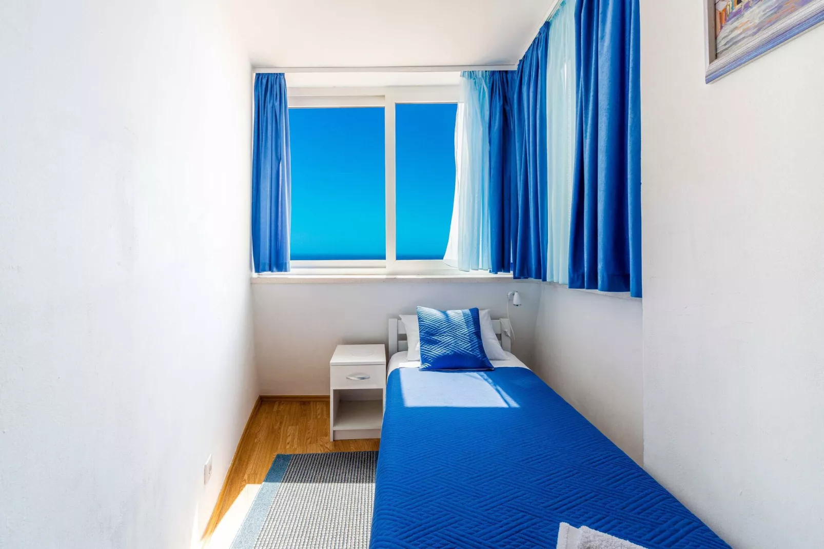 Blue Harmony Sea View Apartment - Two Bedroom Apartment with Balcony and Sea View-Bedroom