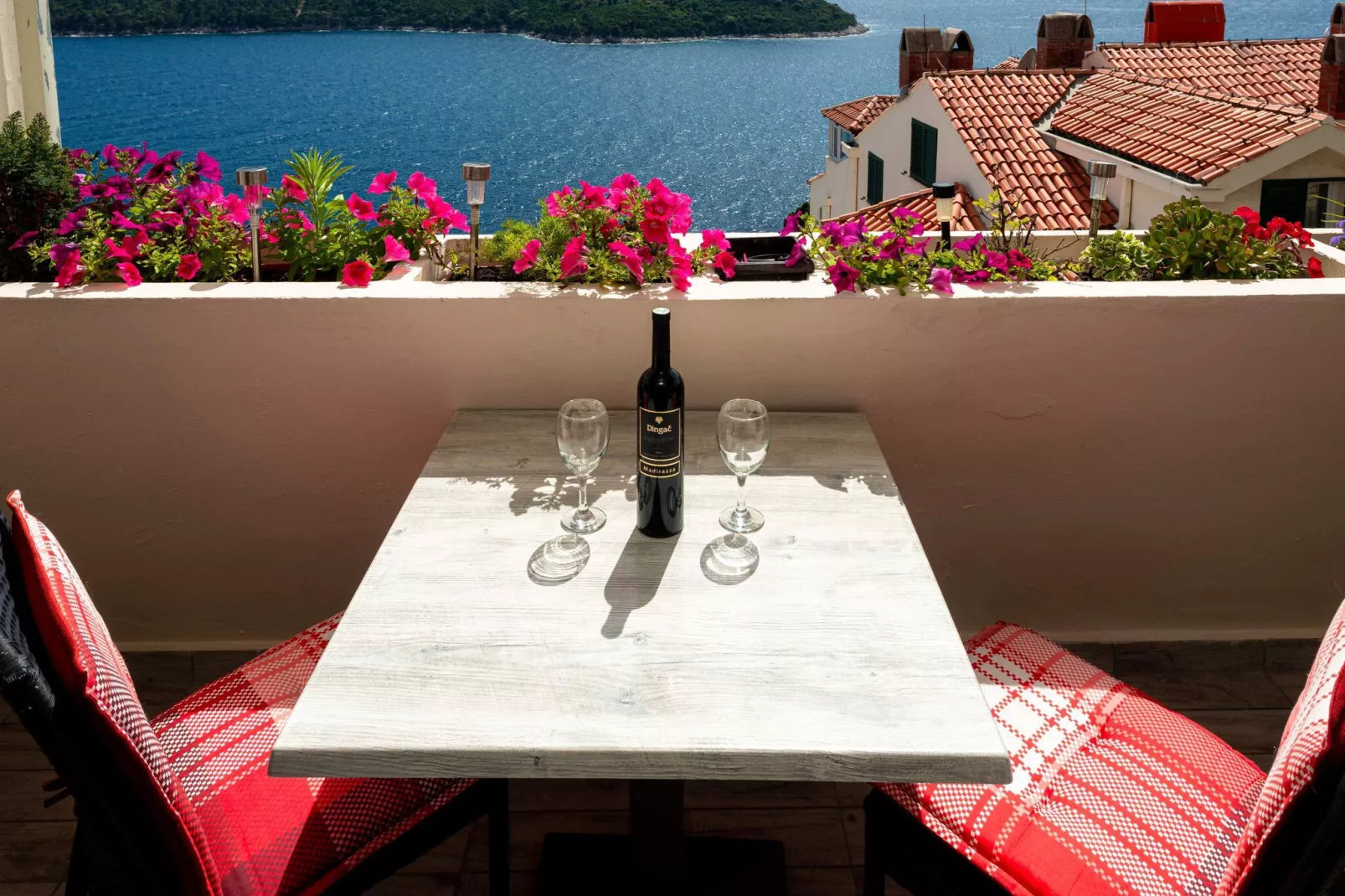 Blue Harmony Sea View Apartment - Two Bedroom Apartment with Balcony and Sea View-Terrace balcony