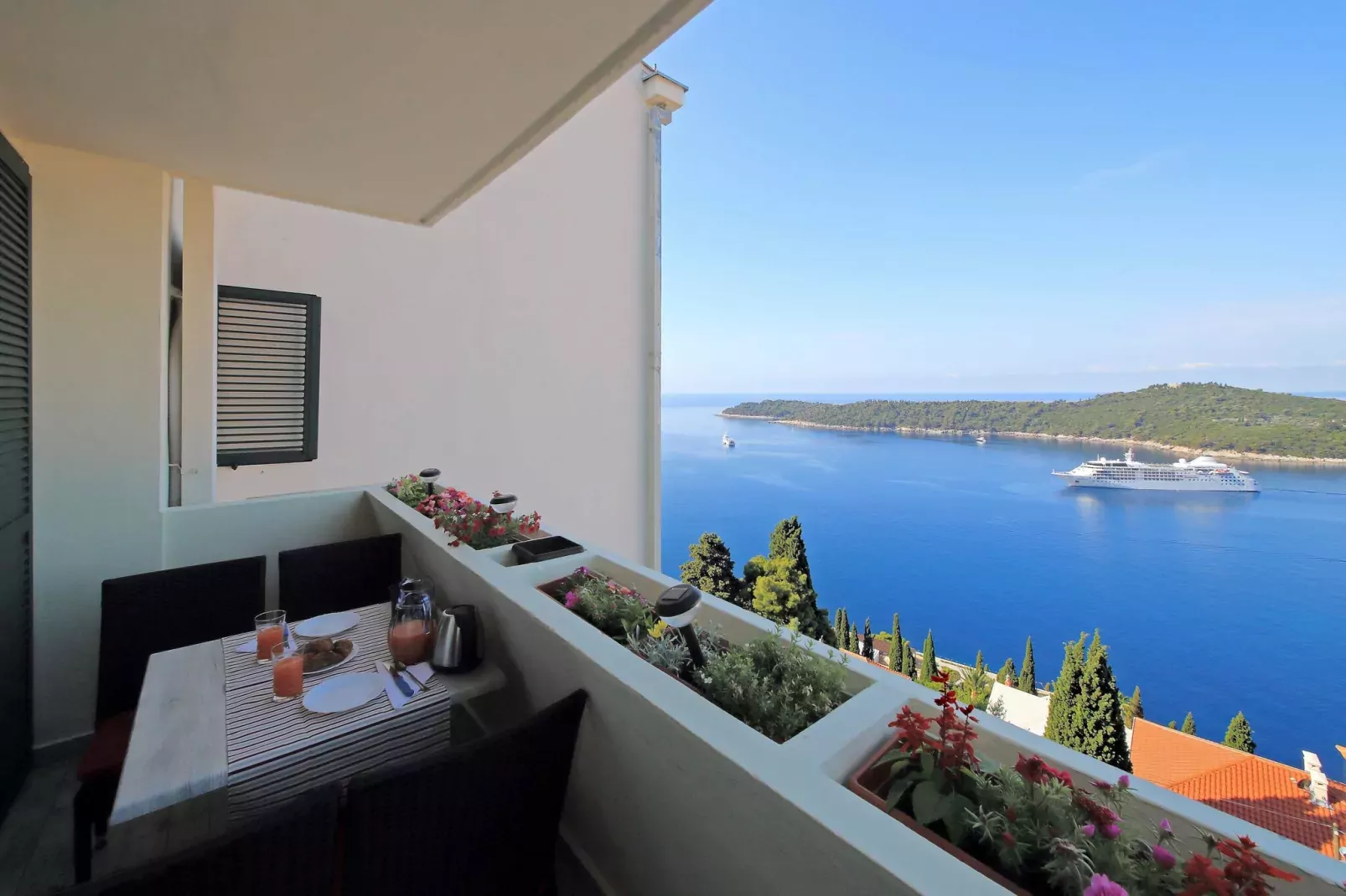Blue Harmony Sea View Apartment - Two Bedroom Apartment with Balcony and Sea View-Terrace balcony