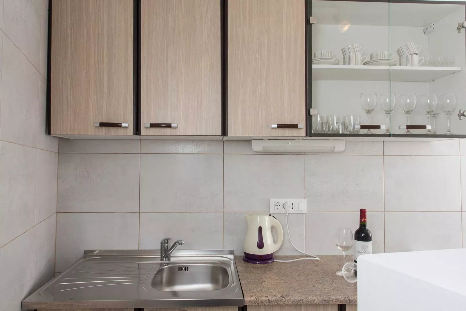 Apartments Djurkovic - Two-Bedroom Apartment with Shared Terrace and Sea View-Kitchen