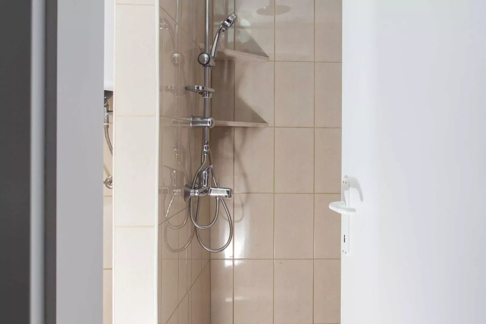 Apartments Djurkovic - Deluxe One-Bedroom Apartment with Balcony and Garden View-Bathroom
