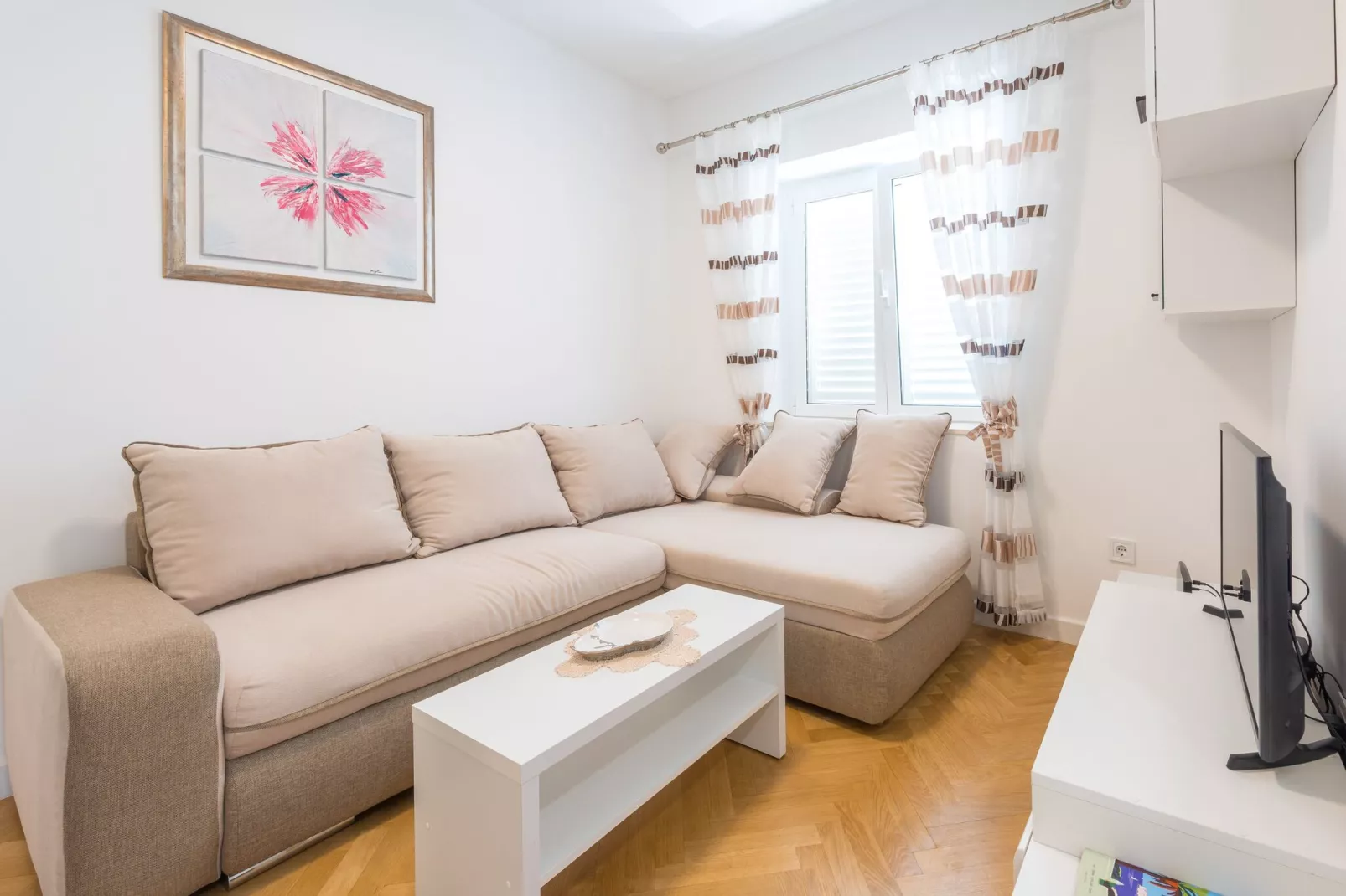 Apartments Lucija - Two Bedroom Apartment with Balcony and Sea View-Living room