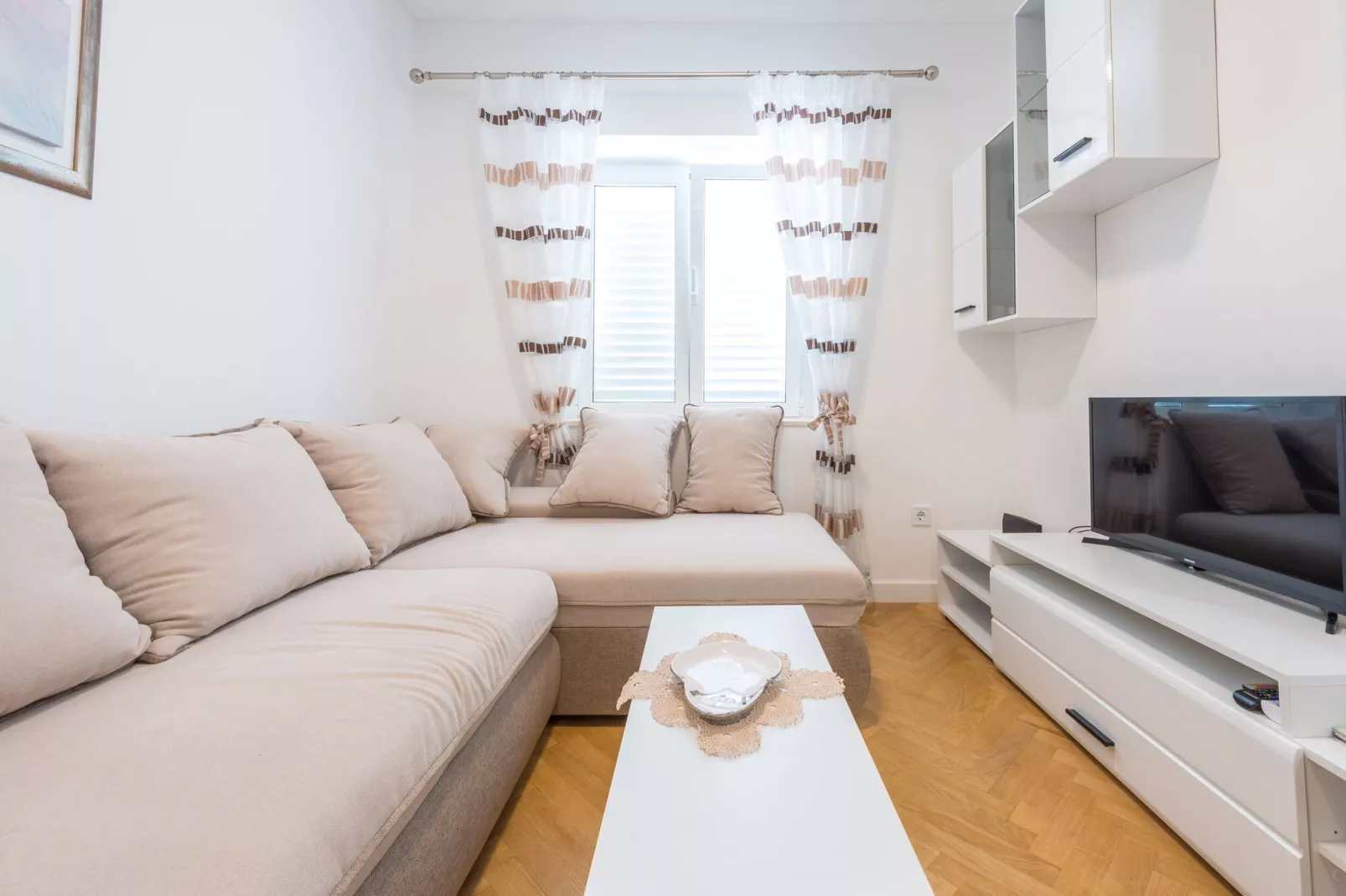 Apartments Lucija - Two Bedroom Apartment with Balcony and Sea View-Living room