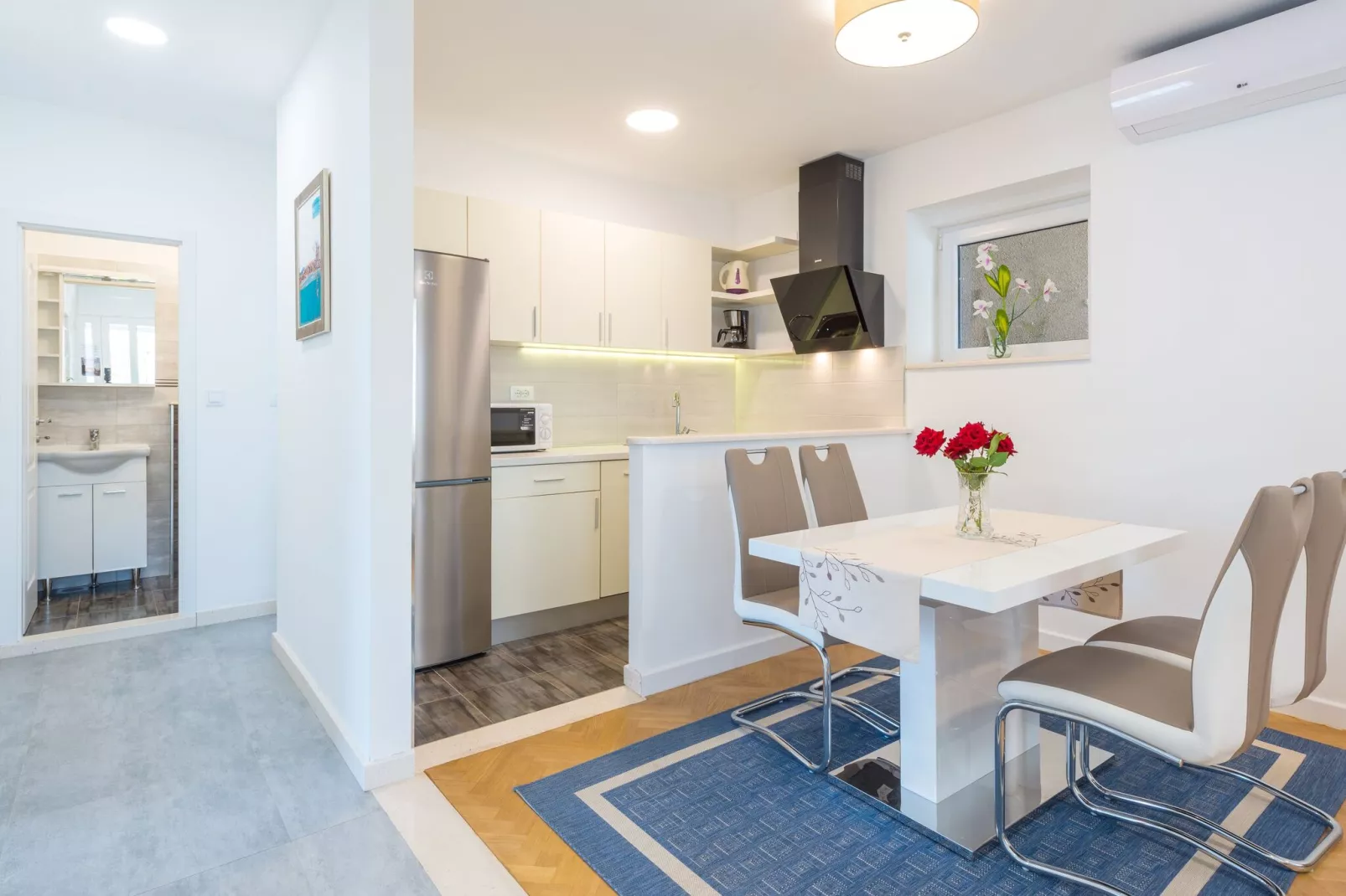 Apartments Lucija - Two Bedroom Apartment with Balcony and Sea View-Dining room
