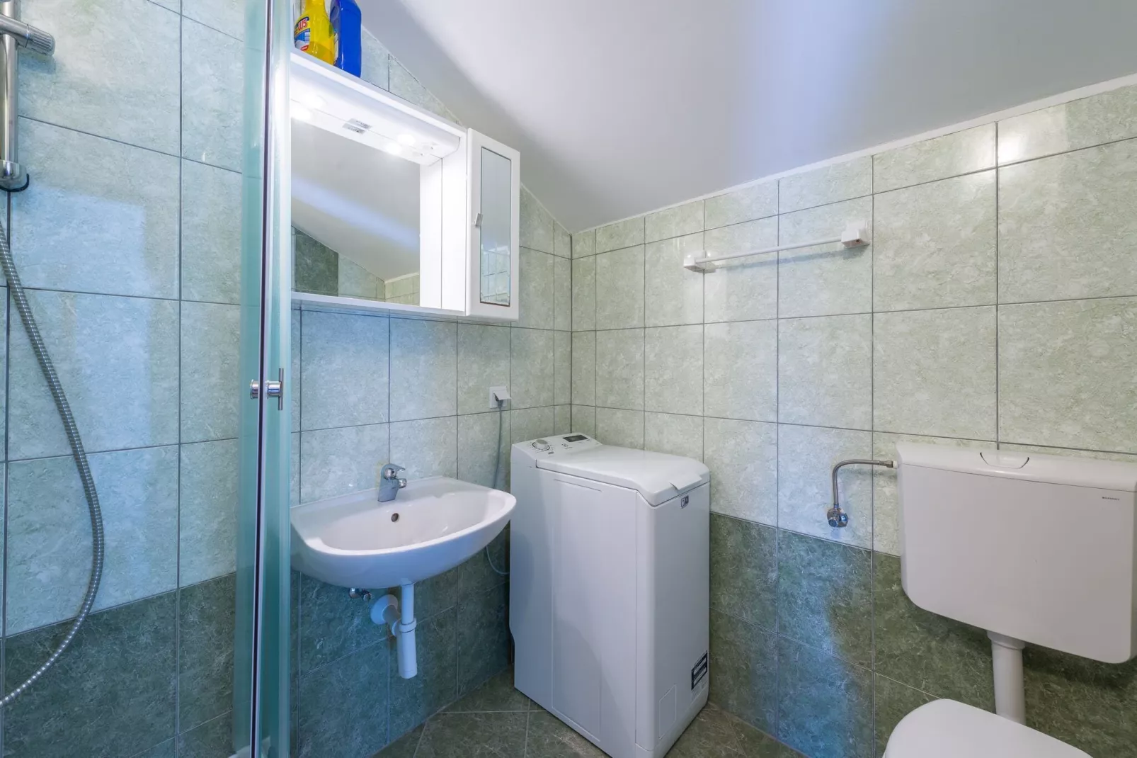 Apartments Lucija - Three Bedroom Apartment with Terrace and Sea View-Bathroom