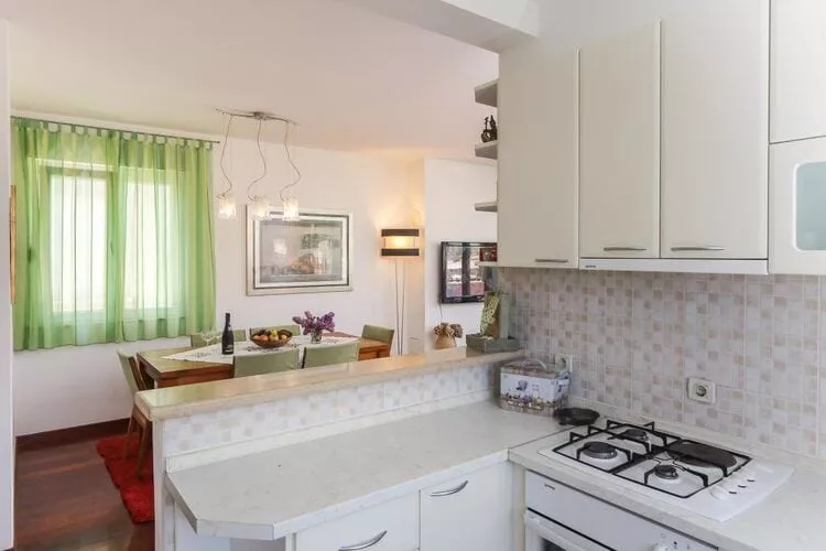 Apartment Alma - Two Bedroom Apartment with Terrace and Sea View-Kitchen