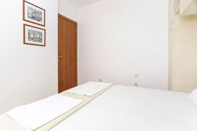 Apartment Alma - Two Bedroom Apartment with Terrace and Sea View-Bedroom